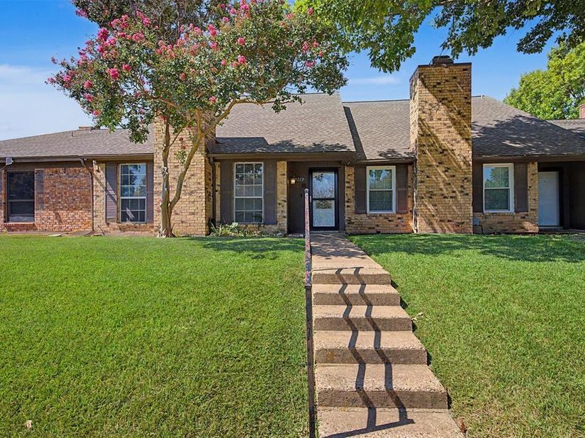 5013  Buttonwood Lane , Garland Texas 75043