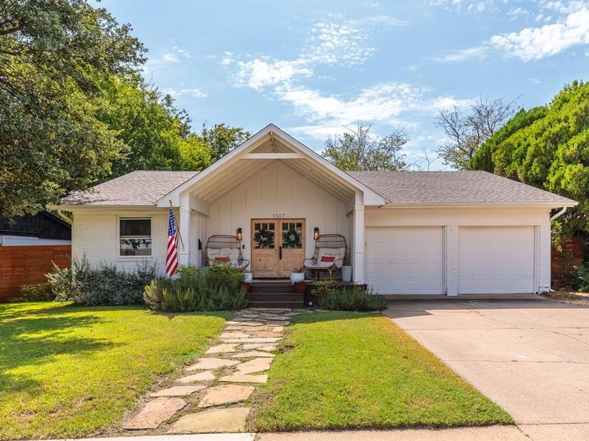 1307  Magnolia Drive , Richardson Texas 75080