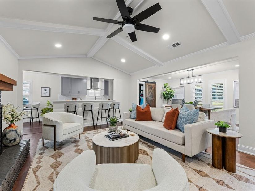 3946  Candlenut Lane , Dallas Texas 75244