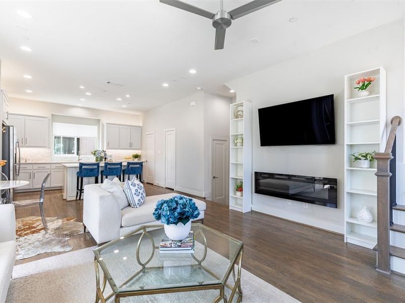 4914  Live Oak Street  10, Dallas Texas 75206