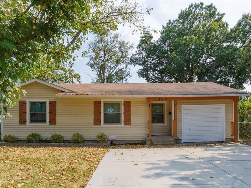 210 E Daugherty Drive , Garland Texas 75041