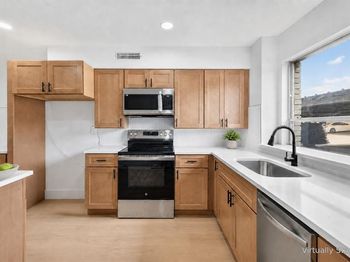 6365  Diamond Head Circle 