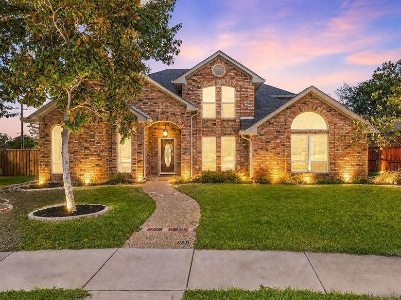 1222  Dentonshire Drive , Carrollton Texas 75007