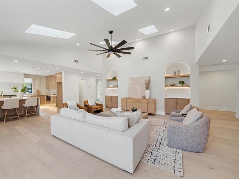16212  Spring Creek Road , Dallas Texas 75248