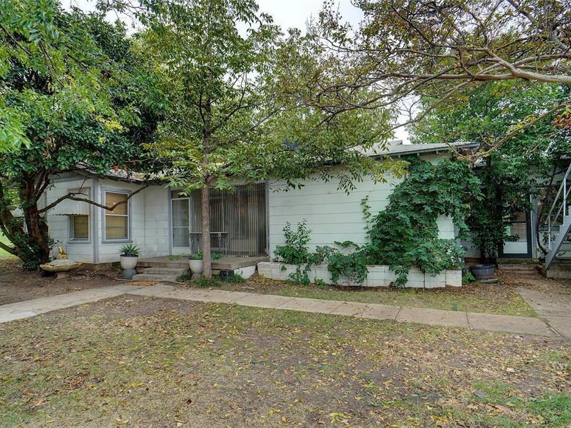 1000  Southeast Parkway , Azle Texas 76020