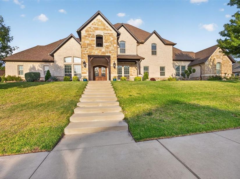 1100  Stone Ridge Lane , DeSoto Texas 75115