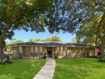 1039  Oak Meadow Lane 