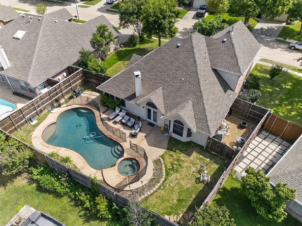10115  Andre Drive , Irving Texas 75063