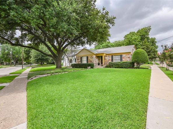 2819  Maple Springs Boulevard , Dallas Texas 75235
