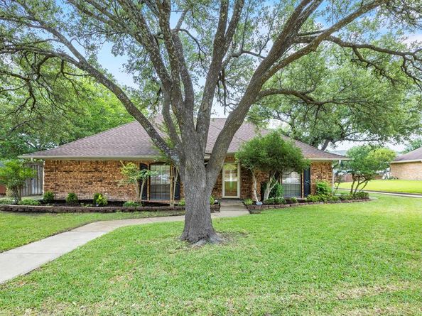 1222  Stonewall Street , Garland Texas 75043