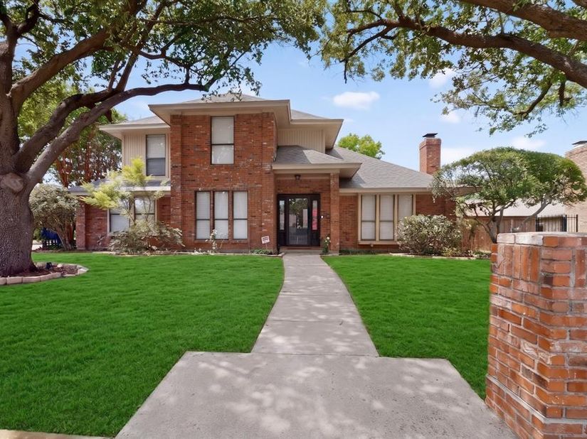 1900  Thames Drive , Arlington Texas 76017