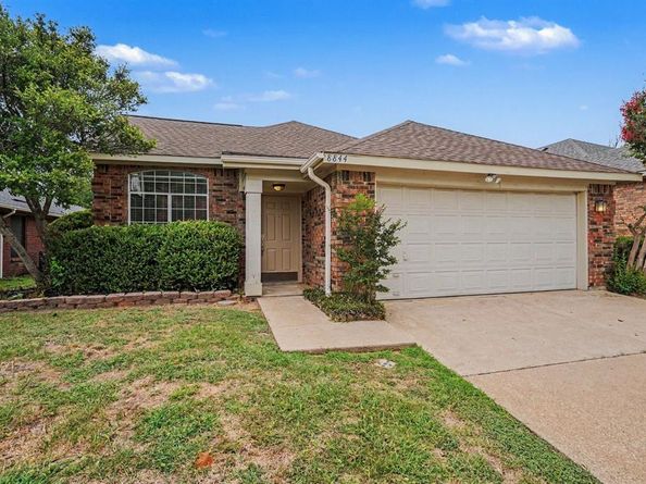 8844  Mystic Trail , Fort Worth Texas 76118