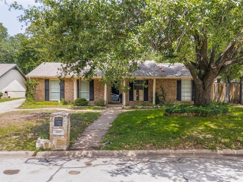 3401  Hampshire Drive , Arlington Texas 76013