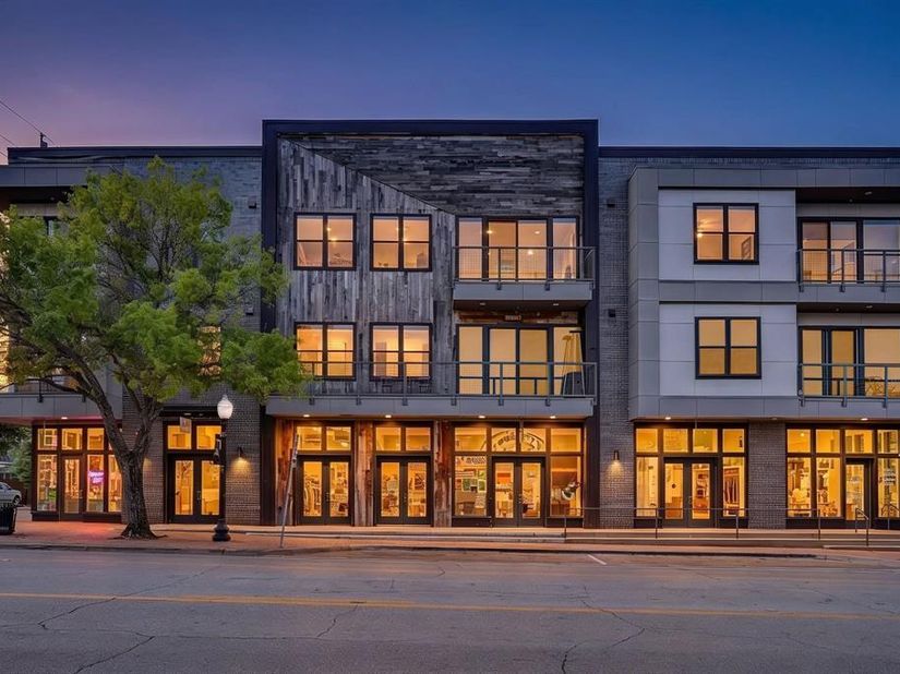 1455 W Magnolia Avenue  203, Fort Worth Texas 76104