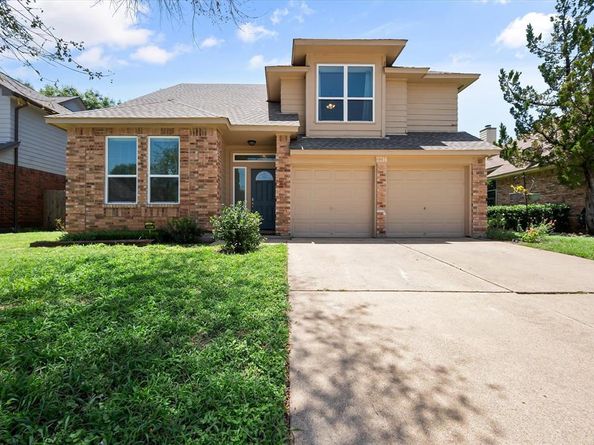 2216  Reverchon Drive , Arlington Texas 76017