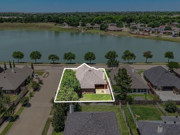 8552  Lake Springs Trail , Fort Worth Texas 76053