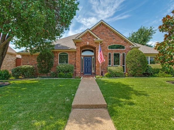 9502  Valley Lake Lane , Irving Texas 75063