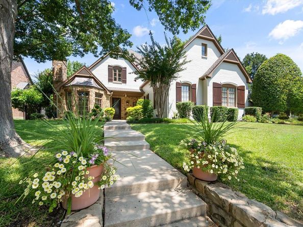2111  Castle View Road , Mansfield Texas 76063