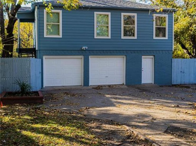 1320  Briarwood Circle , Garland Texas 75041