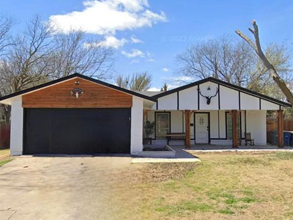 2579  Mossglen Drive , Dallas Texas 75227