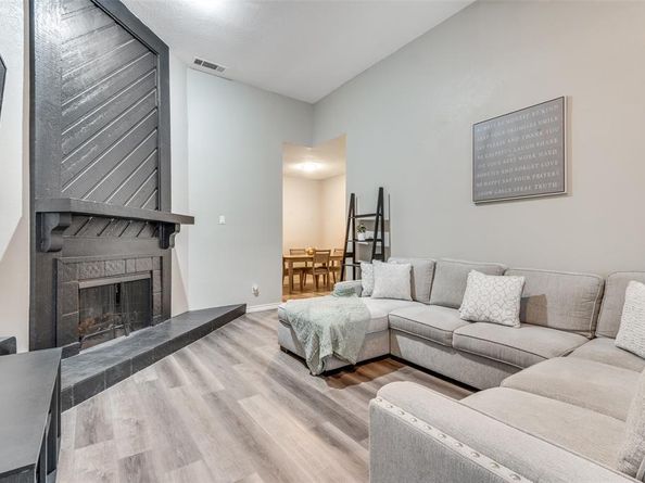 2110  Randy Snow Road  313, Arlington Texas 76011