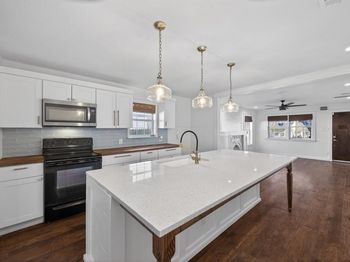 1219 S Waverly Drive 