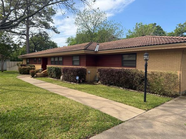 126  Sanders Place , Irving Texas 75062