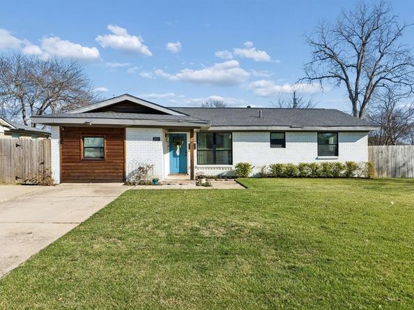 3010  Joanna Drive , Farmers Branch Texas 75234