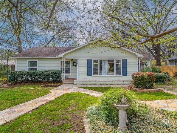 2107  Preston Place , Denton Texas 76209