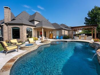 675  Featherstone Drive 