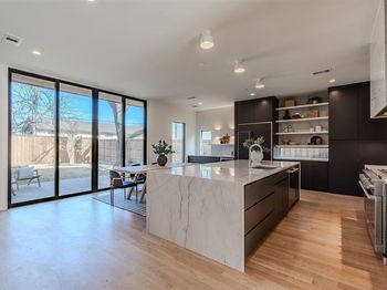 7115  Casa Loma Avenue 