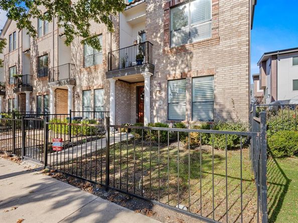 13900  Noel Road  23, Dallas Texas 75240