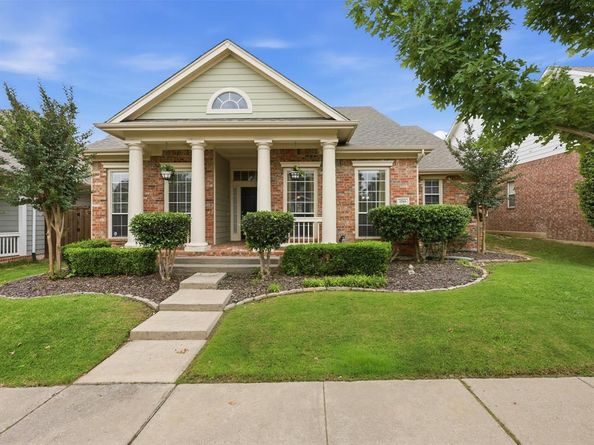 1740  Ivy Lane , Carrollton Texas 75007