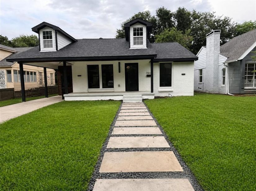 7518  Caillet Street , Dallas Texas 75209