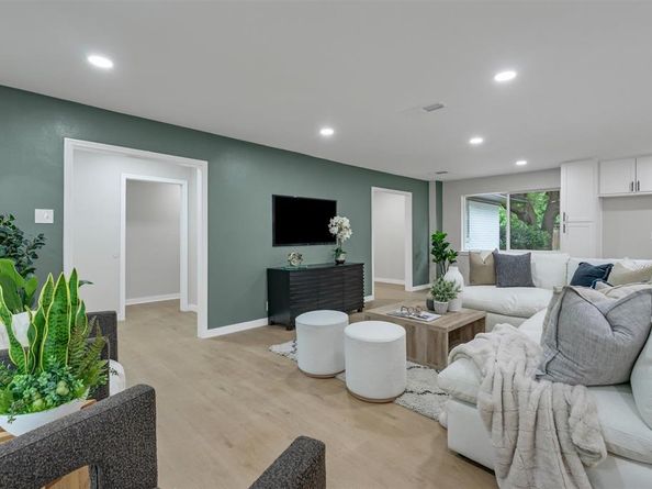 4815  Kelman Street , Dallas Texas 75214