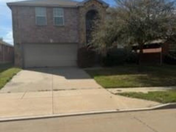 801  Lark Drive , Aubrey Texas 76227