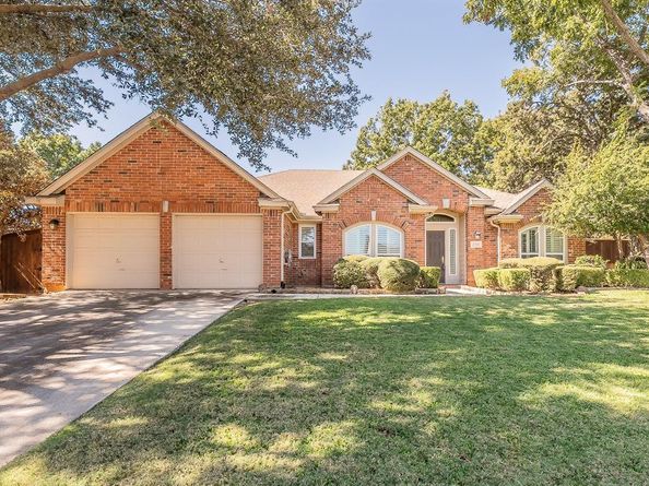 2709  Cobblestone Drive , Grapevine Texas 76051