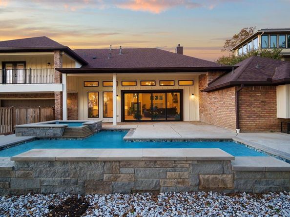 6012  Englishoak Drive , Arlington Texas 76016