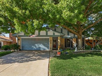 2909  Oakridge Drive 