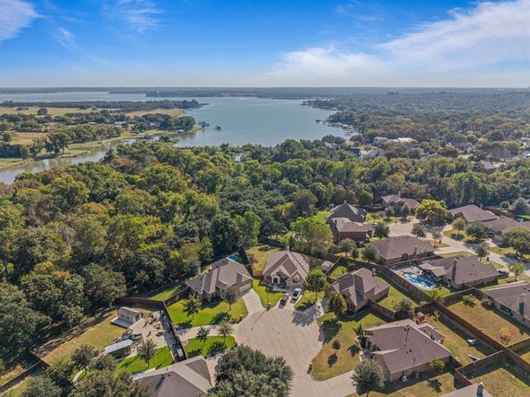 108  Bosque Court , Azle Texas 76020