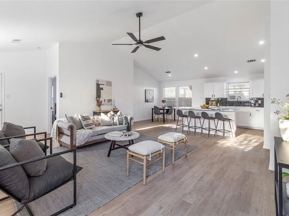 1121  Maplewood Lane , Crowley Texas 76036