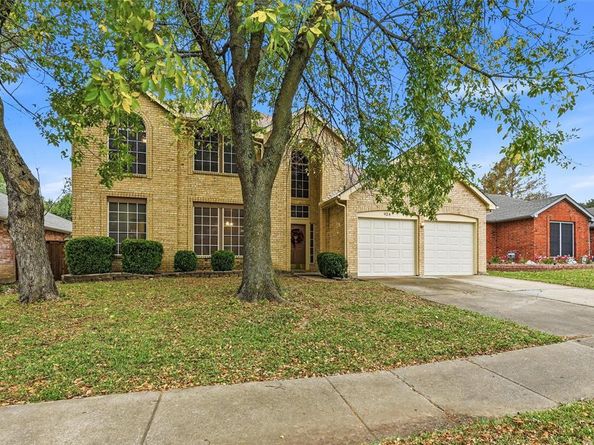 924  Rio Vista Lane , Arlington Texas 76017