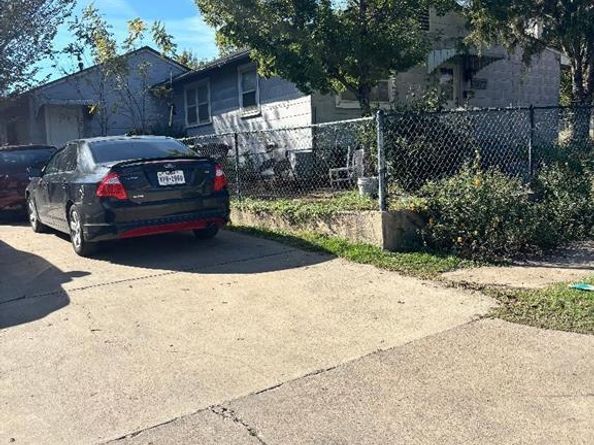 2577  22nd Street , Fort Worth Texas 76106