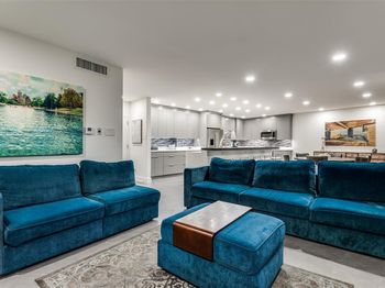 6211 W Northwest Highway 