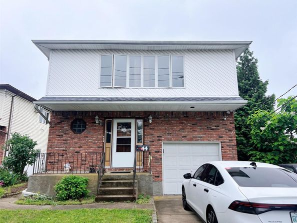 44 Cherry Lane, Carle Place NY 11514