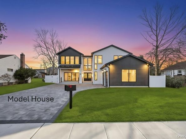 61 Stephen Drive, Plainview NY 11803