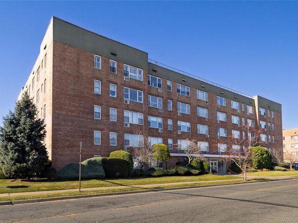 280 Guy Lombardo Avenue 3D, Freeport NY 11520