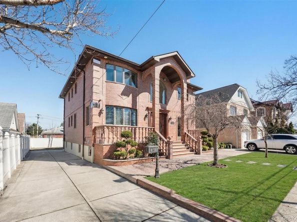 5013 Oceania Street, Oakland Gardens NY 11364