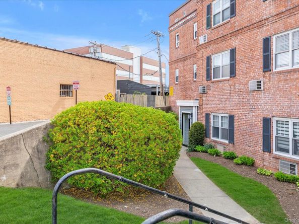 21 S Village 3, Rockville Centre NY 11570