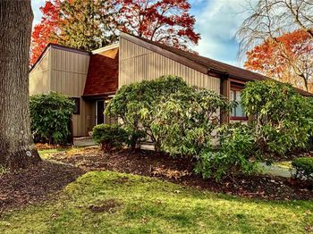 82 Strathmore Gate Drive